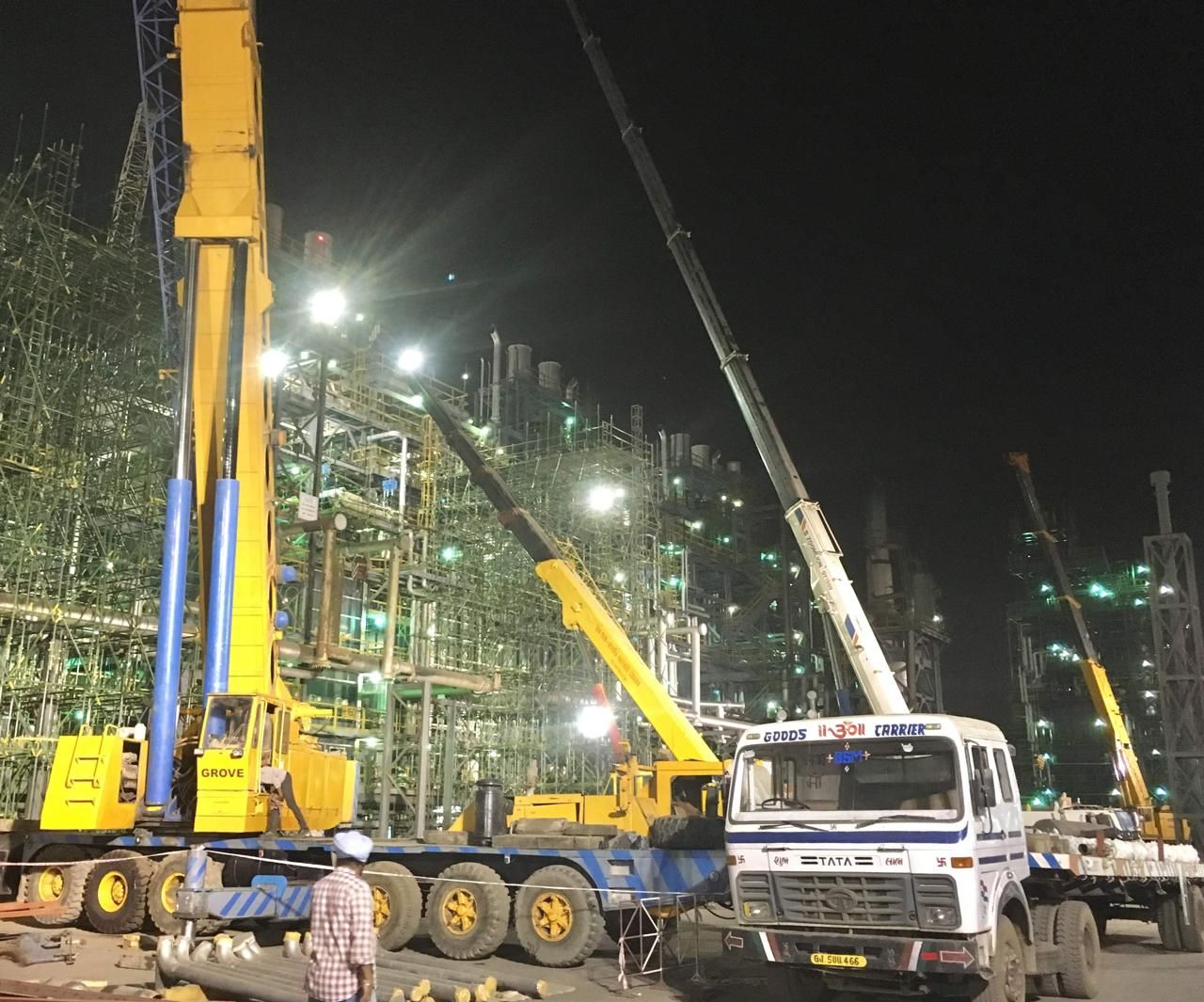 Cracking Furnace convection module installation by Esteem